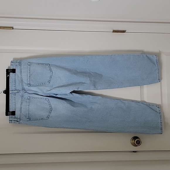 Forever 21 Size 28 Light Wash Straight Leg Denim Blue Jeans, Gently Used Cond. - Picture 11 of 12